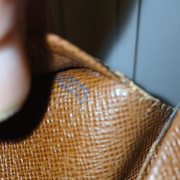 🌞  Authentic Louis Vuitton Monogram Compact Wallet - Picture 10 of 16